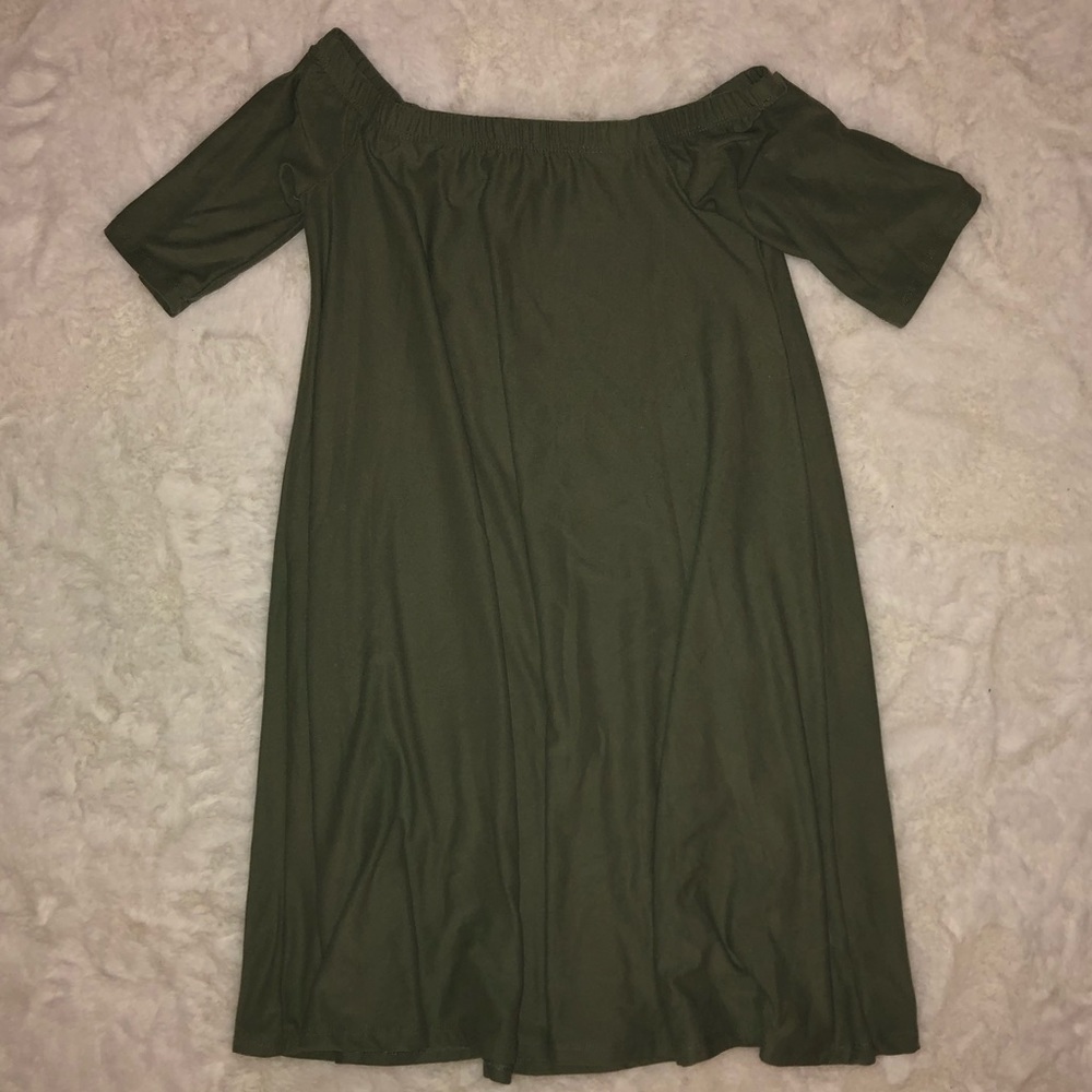 Flowy green dress